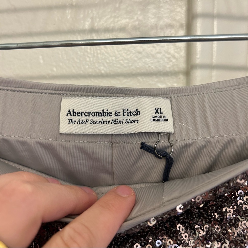 NWT Abercrombie & Fitch The Scarlett Mini Skort Sequins Silver Zipper - Picture 3 of 8